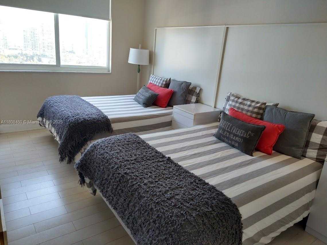 Small Image of 500 BAYVIEW DR #2031, Sunny Isles Beach Number 6