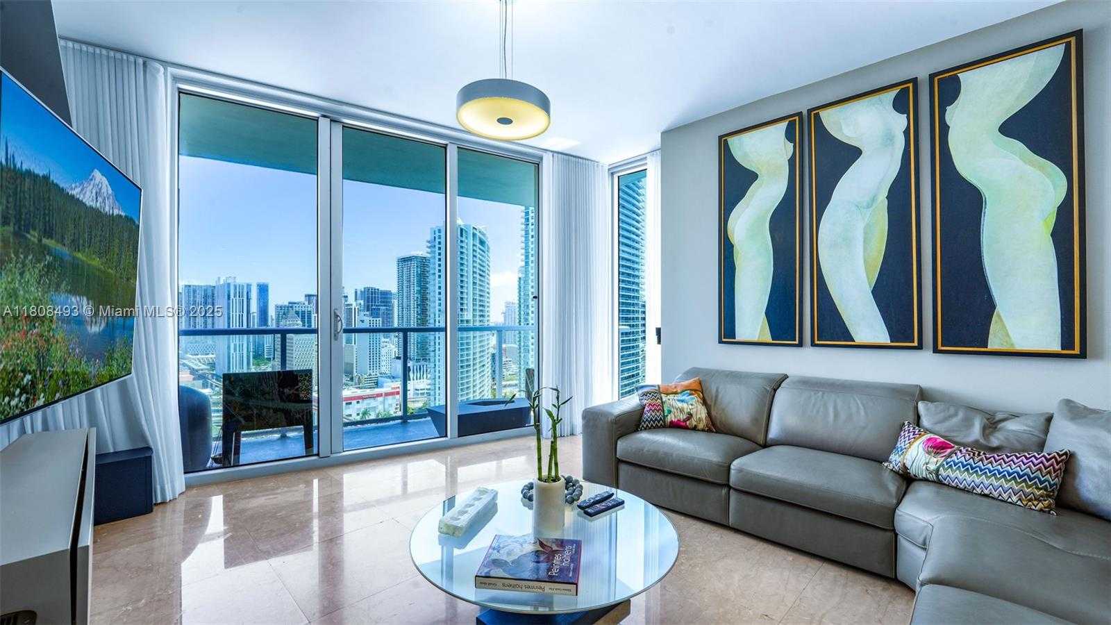 Small Image of 185 SOUTH WEST 7TH ST #2911, Miami Number 2