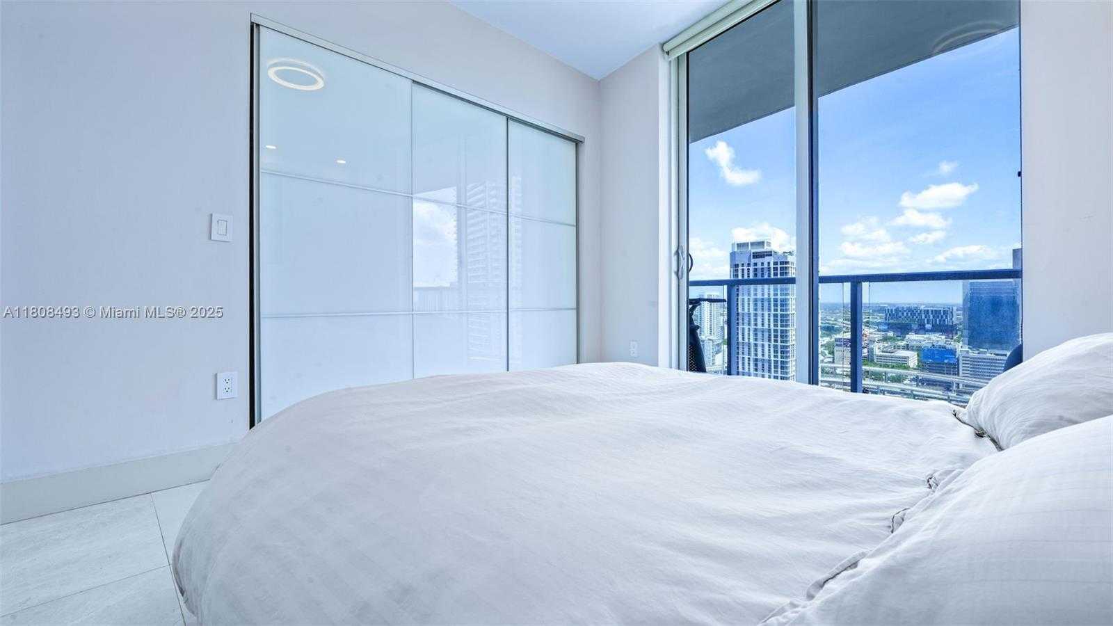 Small Image of 185 SOUTH WEST 7TH ST #2911, Miami Number 27