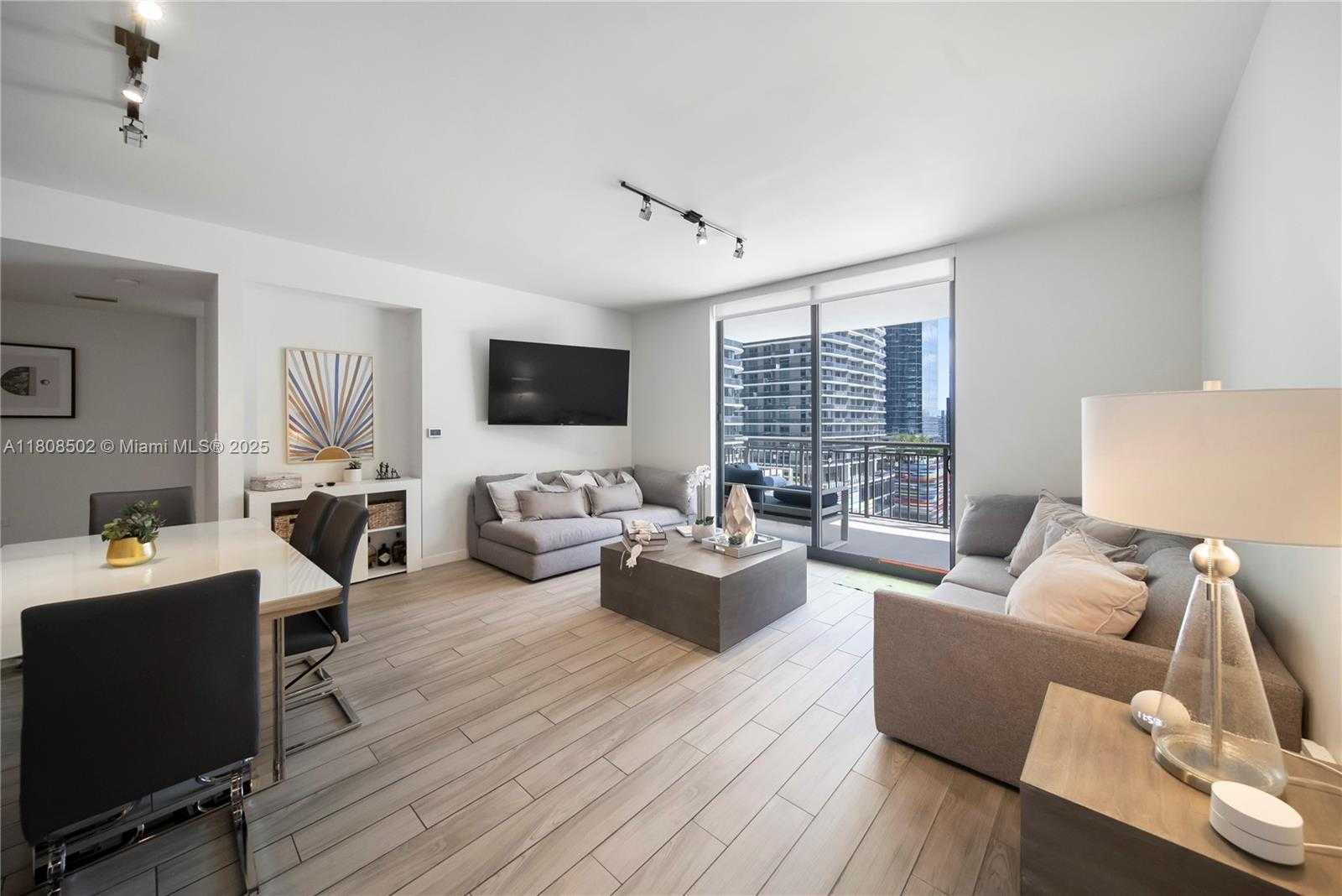 Small Image of 999 SOUTH WEST 1ST AVE #1617, Miami Number 5