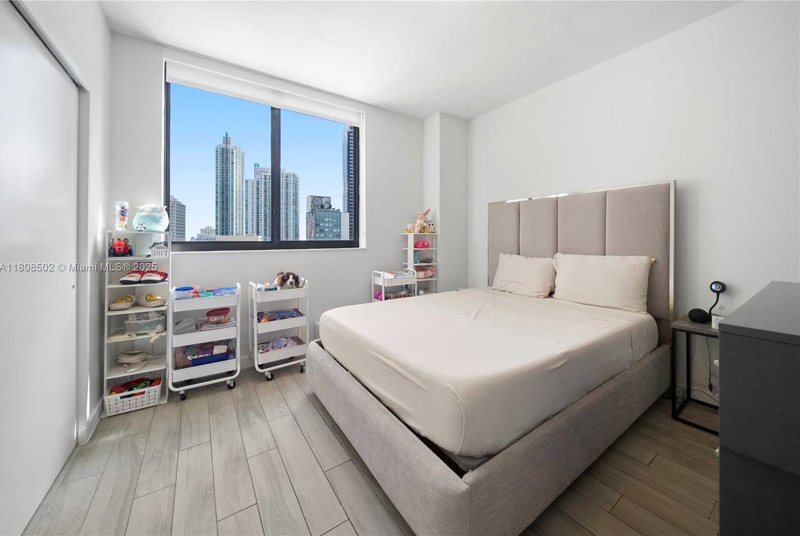 Small Image of 999 SOUTH WEST 1ST AVE #1617, Miami Number 9