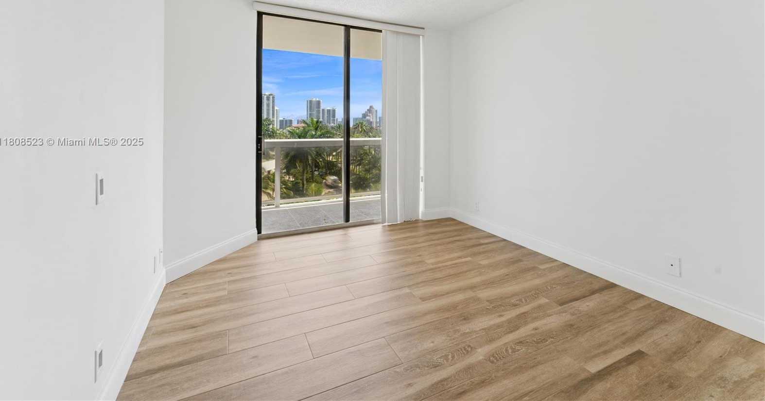Small Image of 20185 EAST COUNTRY CLUB DR #505, Aventura Number 18