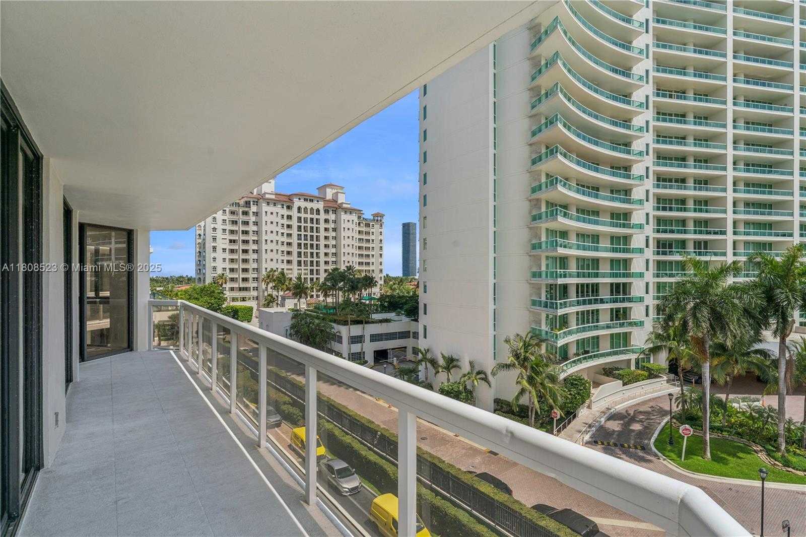 Small Image of 20185 EAST COUNTRY CLUB DR #505, Aventura Number 21