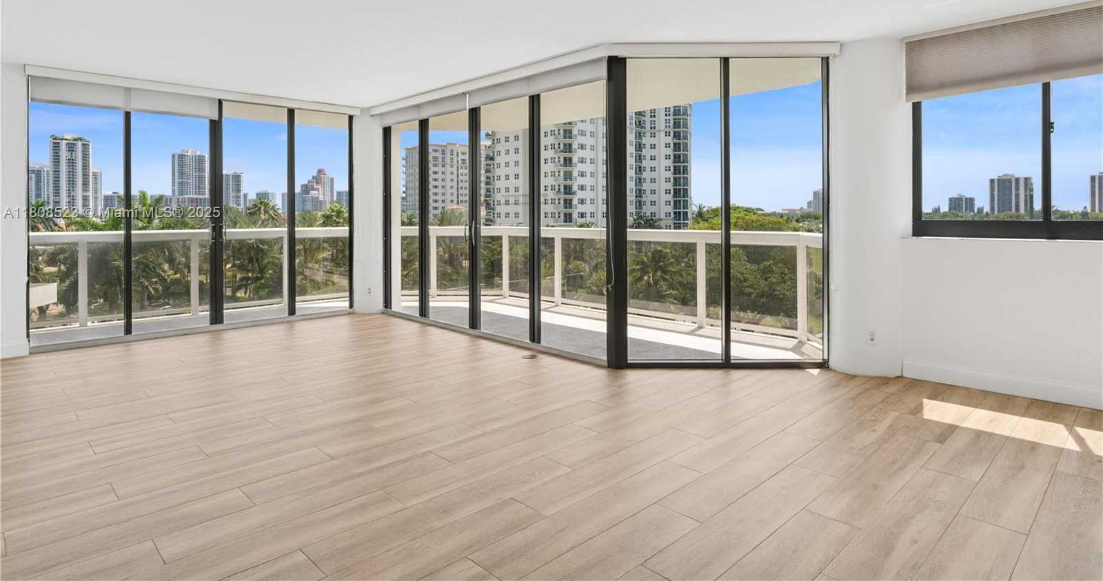 Small Image of 20185 EAST COUNTRY CLUB DR #505, Aventura Number 6