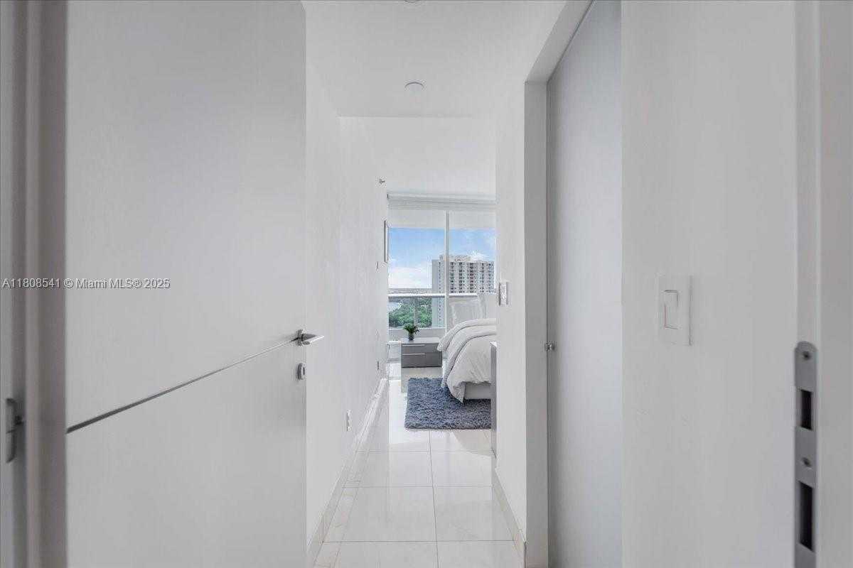 Small Image of 2127 BRICKELL AVE #2302, Miami Number 27
