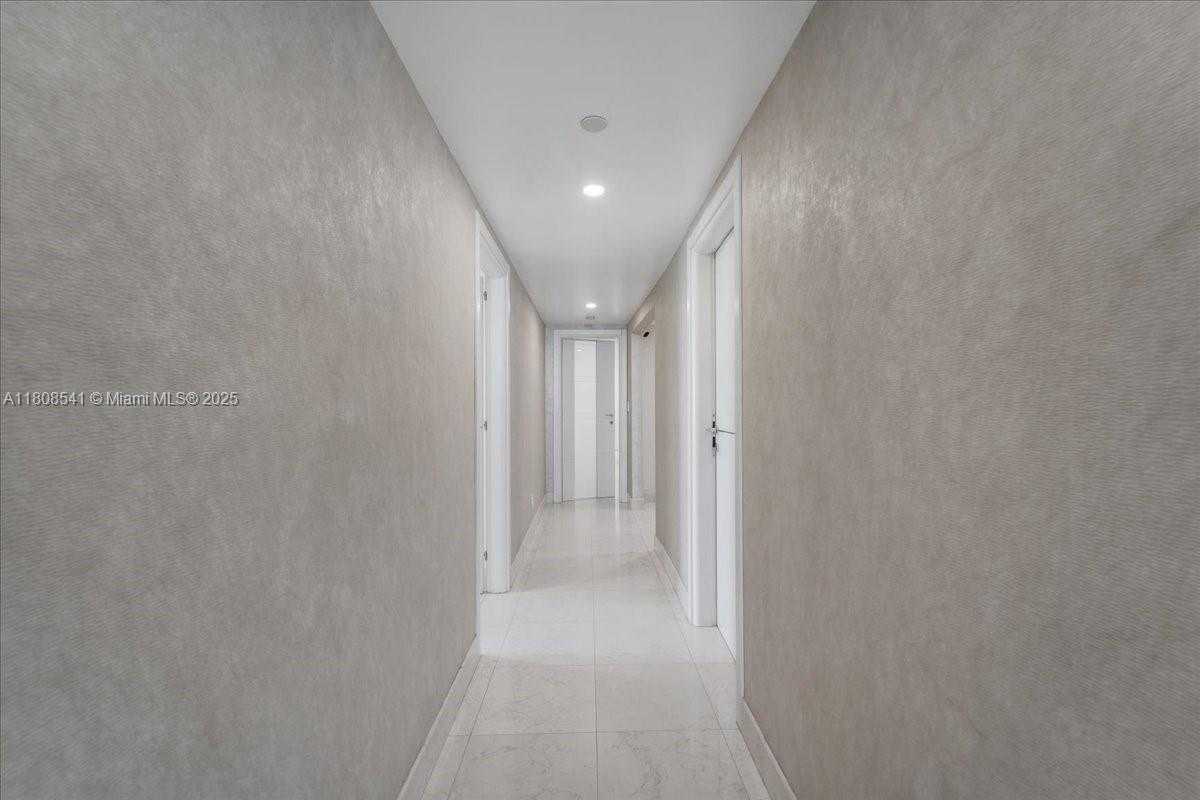 Small Image of 2127 BRICKELL AVE #2302, Miami Number 33