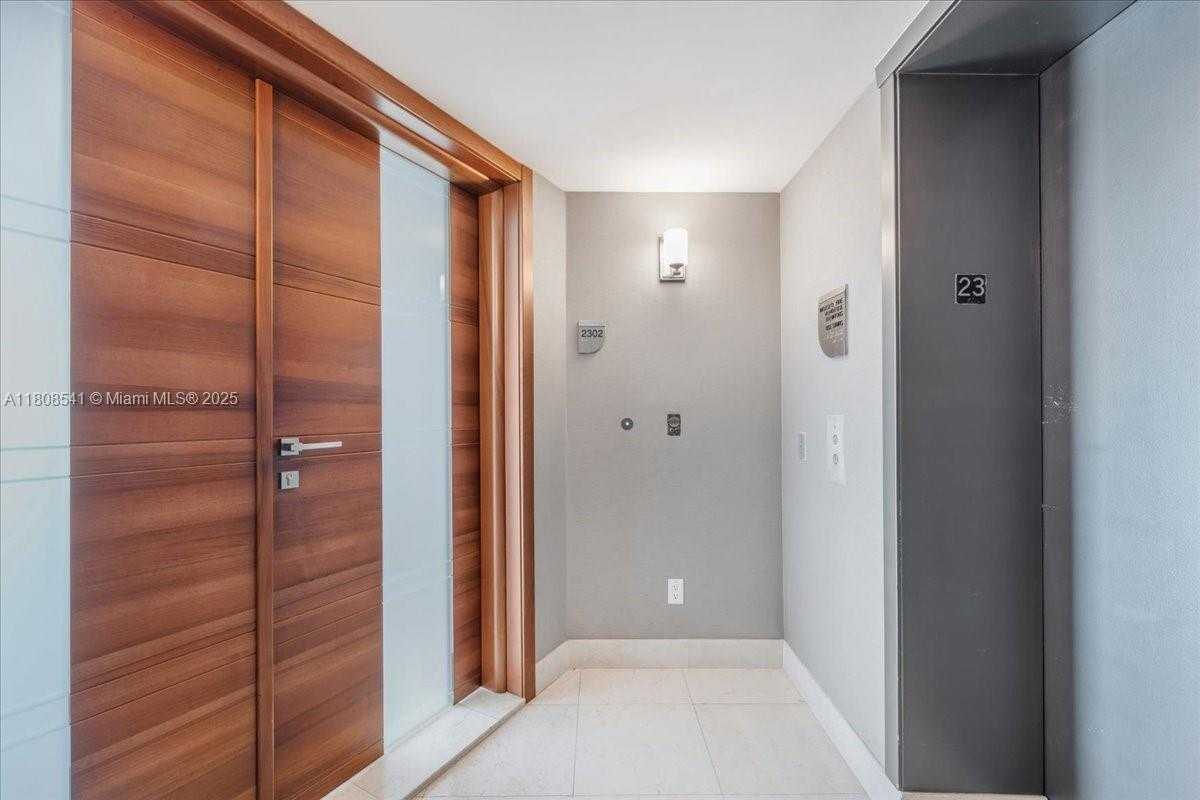 Small Image of 2127 BRICKELL AVE #2302, Miami Number 4