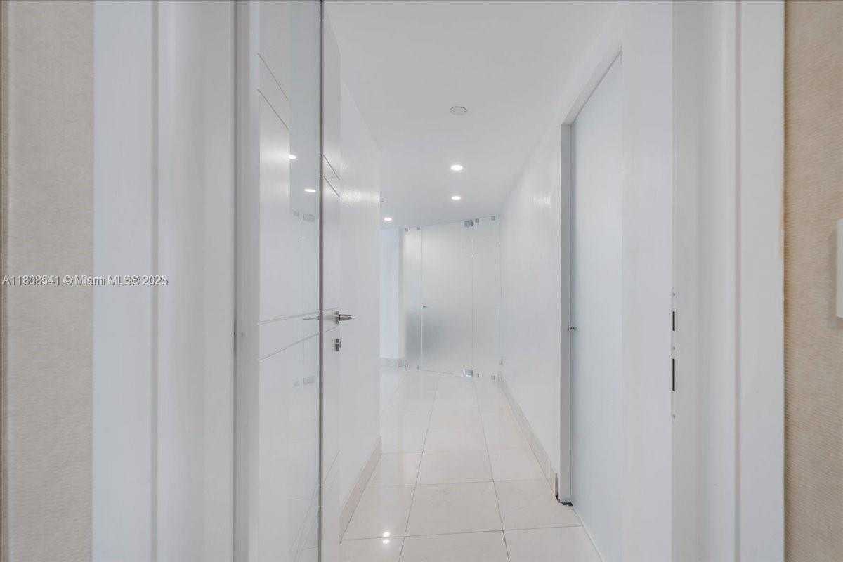 Small Image of 2127 BRICKELL AVE #2302, Miami Number 47