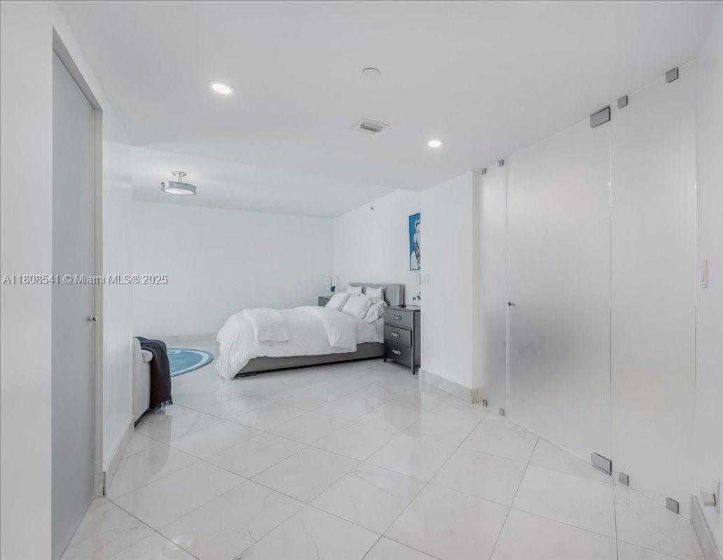 Small Image of 2127 BRICKELL AVE #2302, Miami Number 48