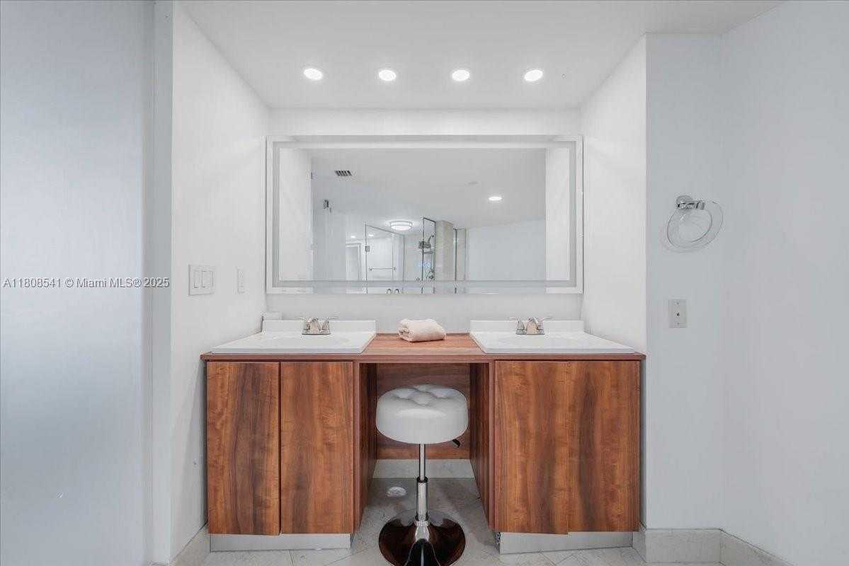 Small Image of 2127 BRICKELL AVE #2302, Miami Number 55