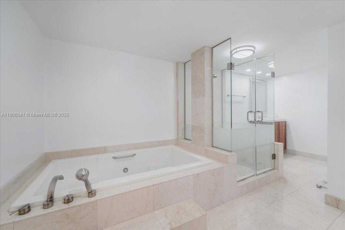 Small Image of 2127 BRICKELL AVE #2302, Miami Number 56