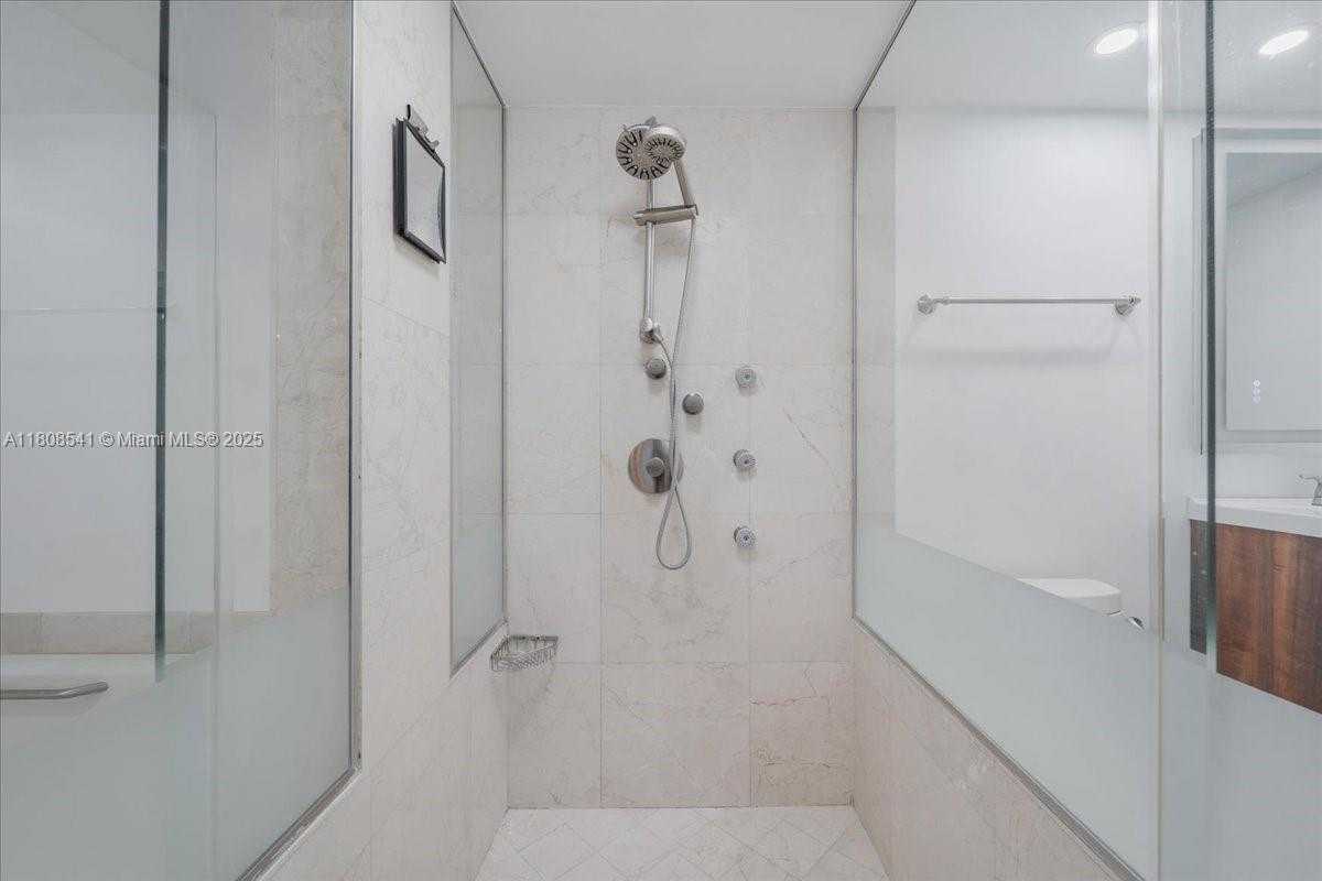 Small Image of 2127 BRICKELL AVE #2302, Miami Number 57