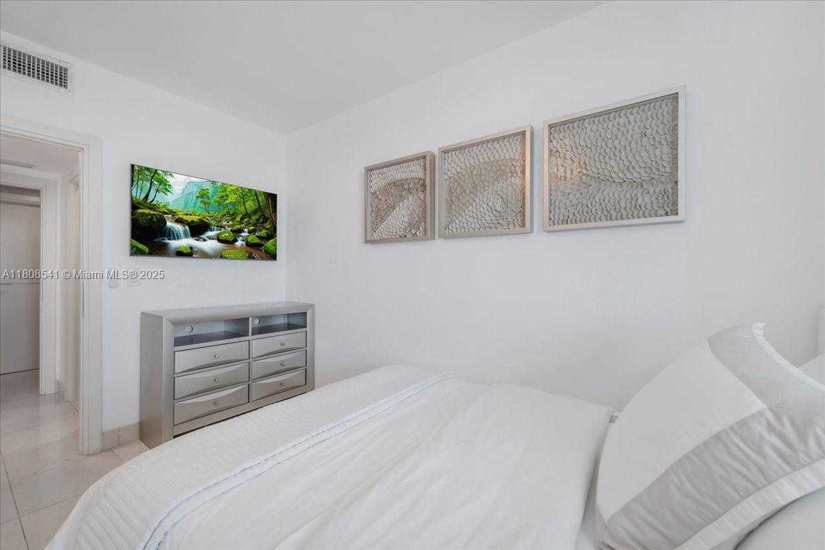 Small Image of 2127 BRICKELL AVE #2302, Miami Number 61
