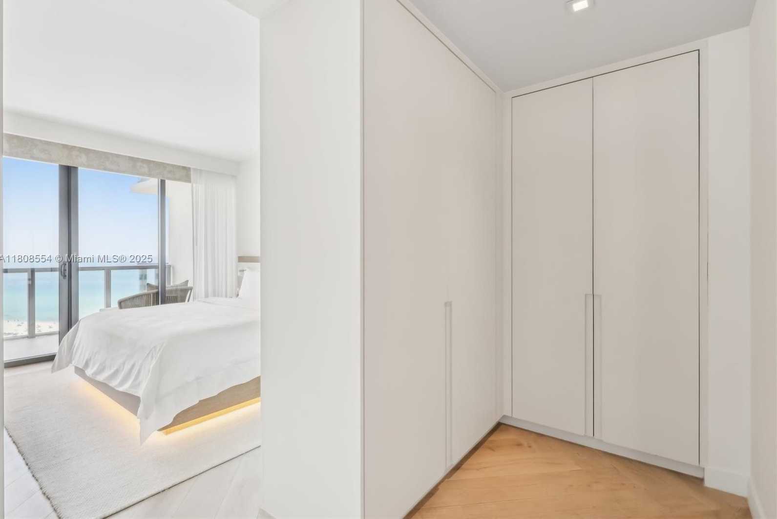 Small Image of 2201 COLLINS AVE #1511, Miami Beach Number 17