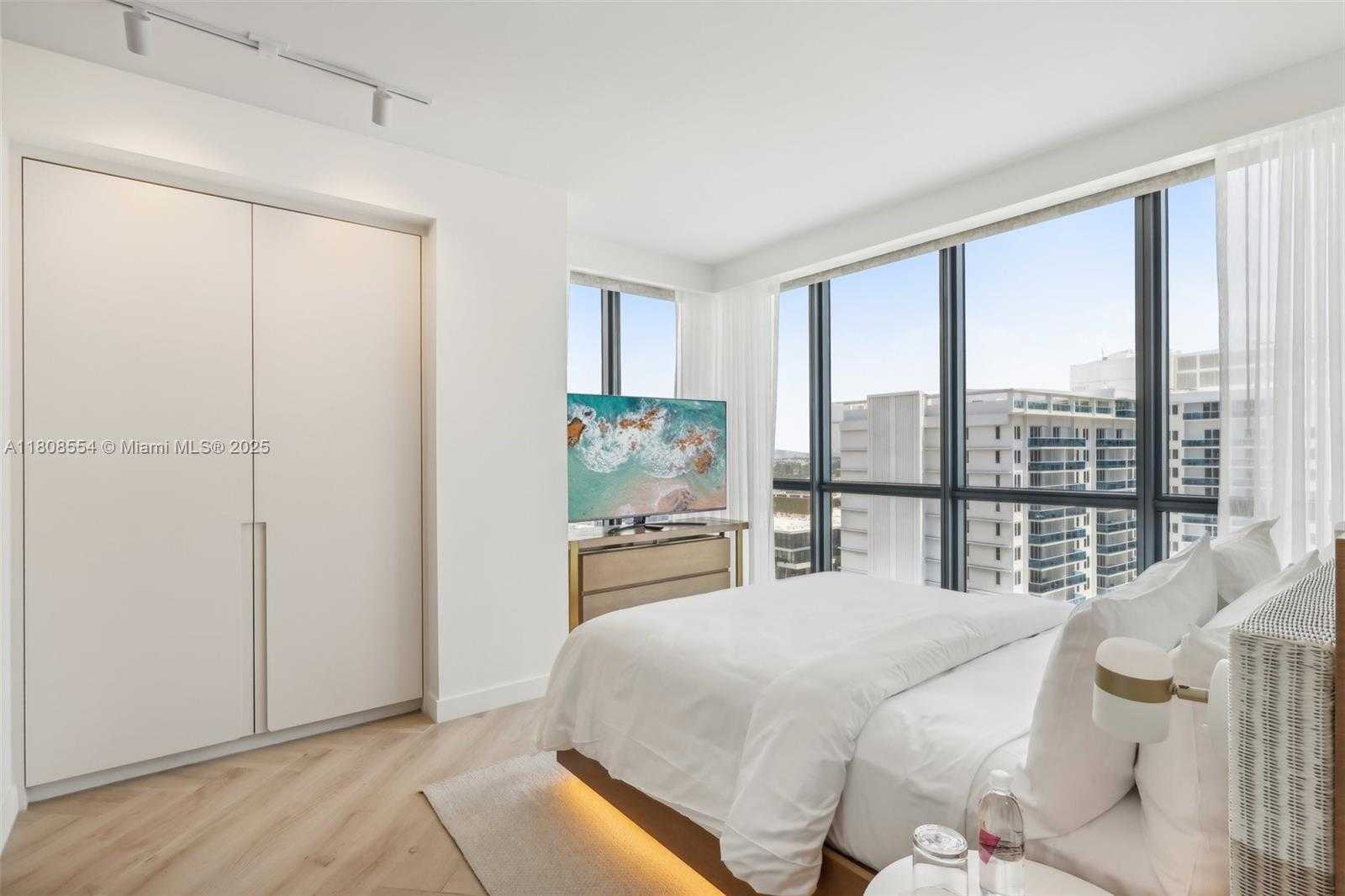 Small Image of 2201 COLLINS AVE #1511, Miami Beach Number 19
