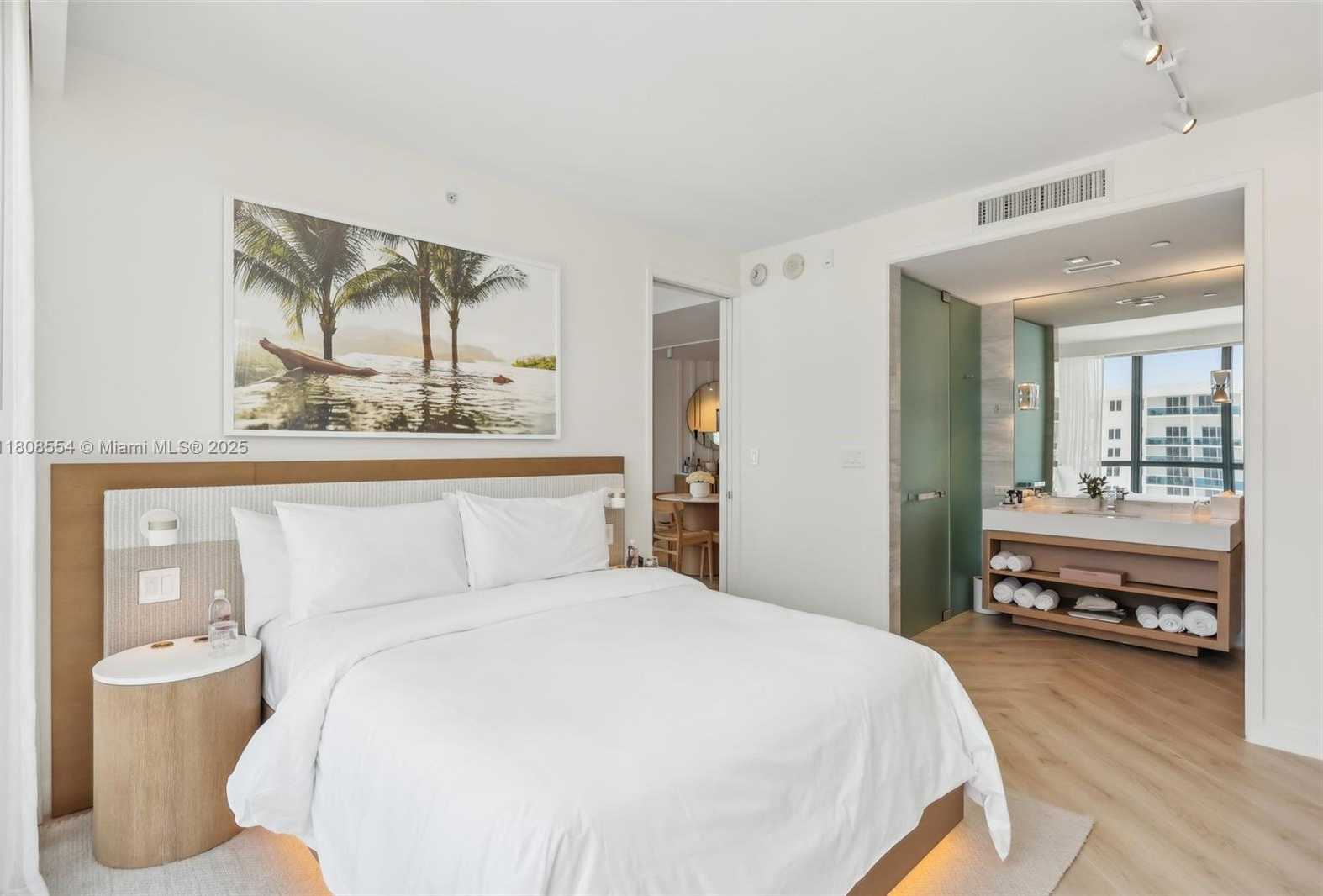 Small Image of 2201 COLLINS AVE #1511, Miami Beach Number 21