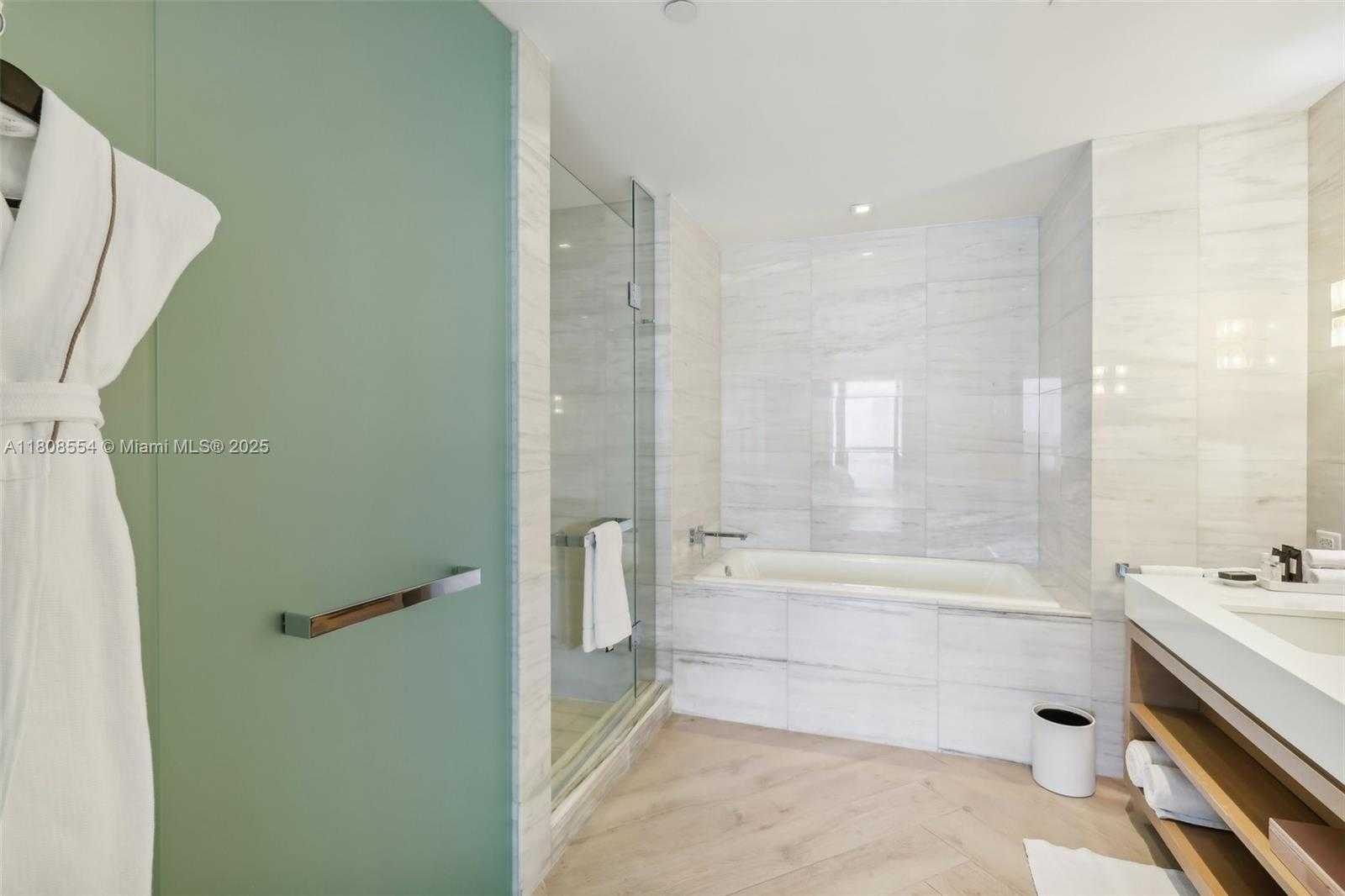 Small Image of 2201 COLLINS AVE #1511, Miami Beach Number 25