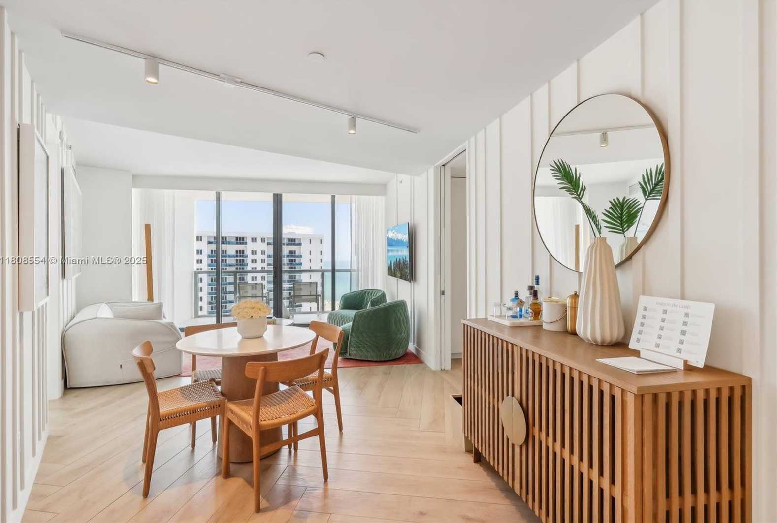 Small Image of 2201 COLLINS AVE #1511, Miami Beach Number 4