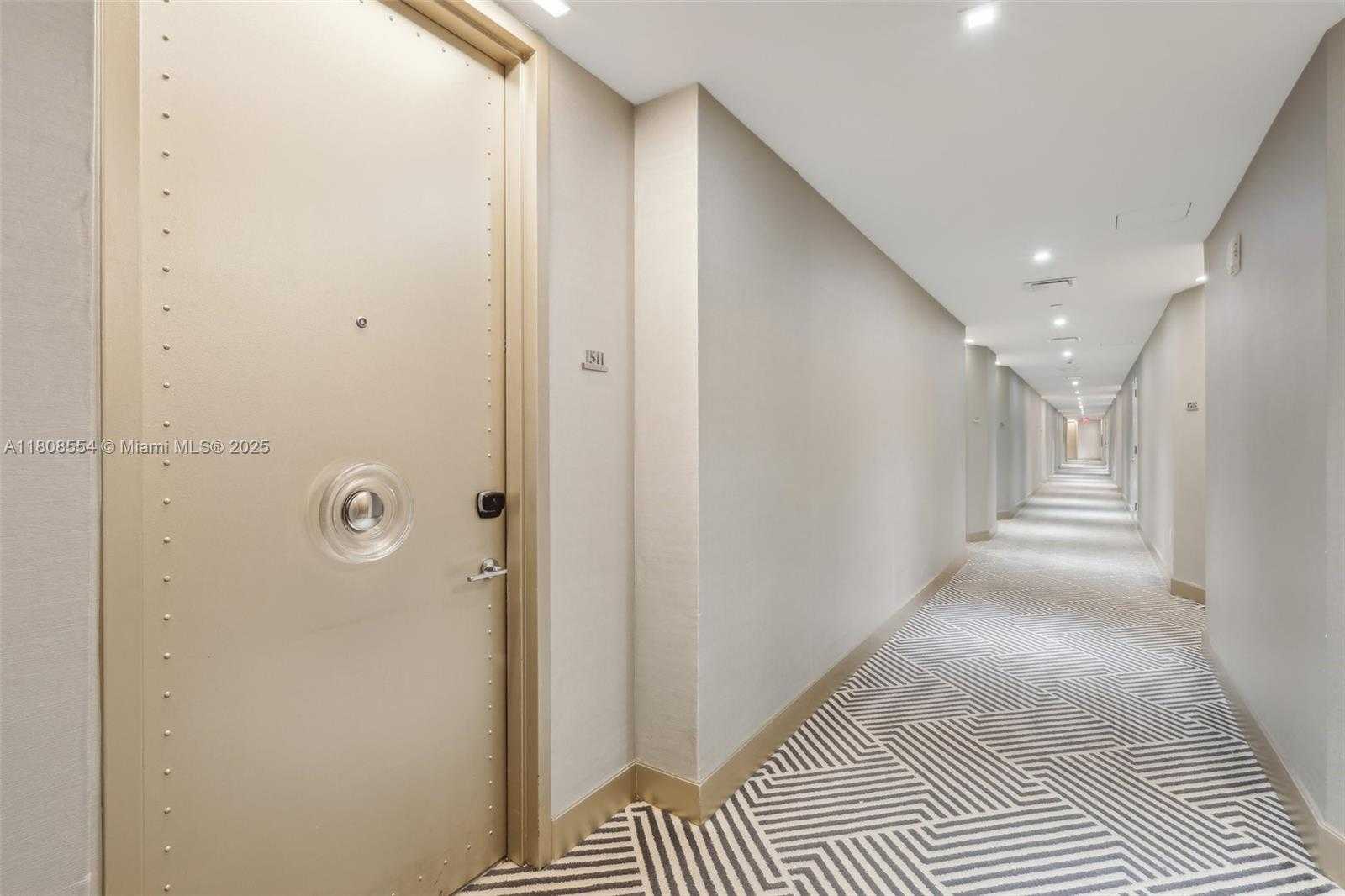 Small Image of 2201 COLLINS AVE #1511, Miami Beach Number 5