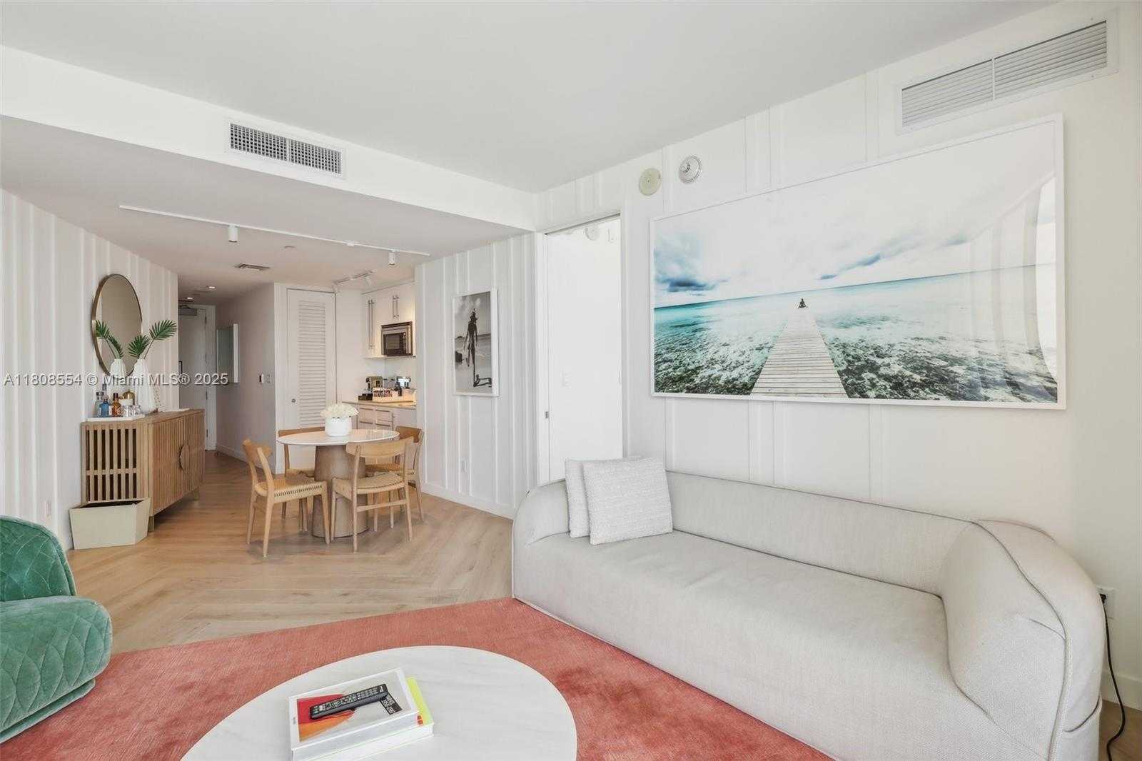 Small Image of 2201 COLLINS AVE #1511, Miami Beach Number 8