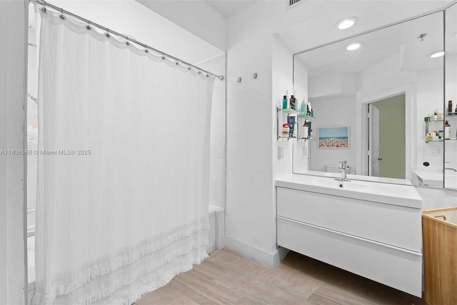 Small Image of 3245 NORTH EAST 184TH ST #13402, Aventura Number 20