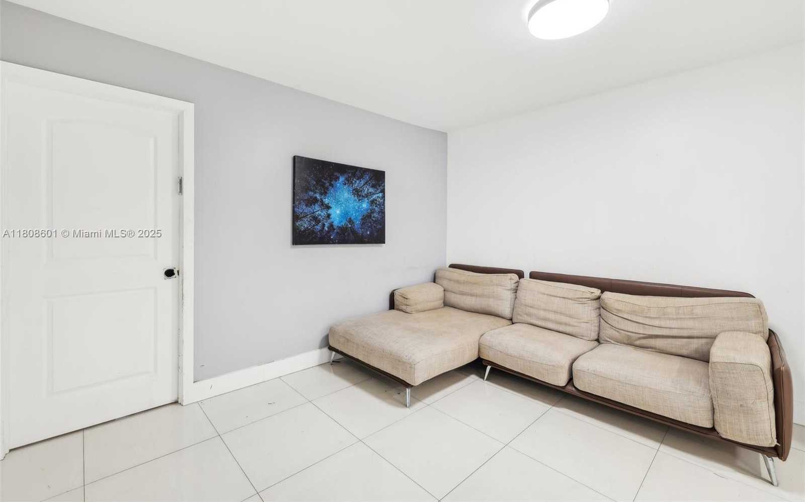 Small Image of 1351 NORTH EAST MIAMI GARDENS DR #1111E, Miami Number 3