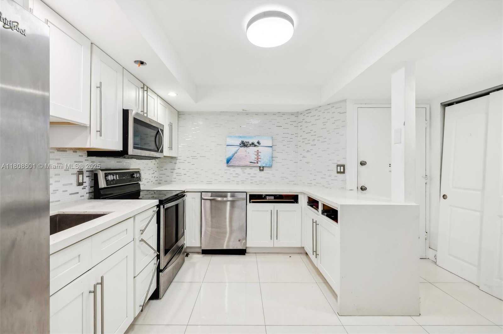 Small Image of 1351 NORTH EAST MIAMI GARDENS DR #1111E, Miami Number 8