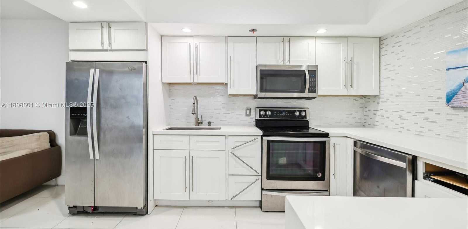 Small Image of 1351 NORTH EAST MIAMI GARDENS DR #1111E, Miami Number 9