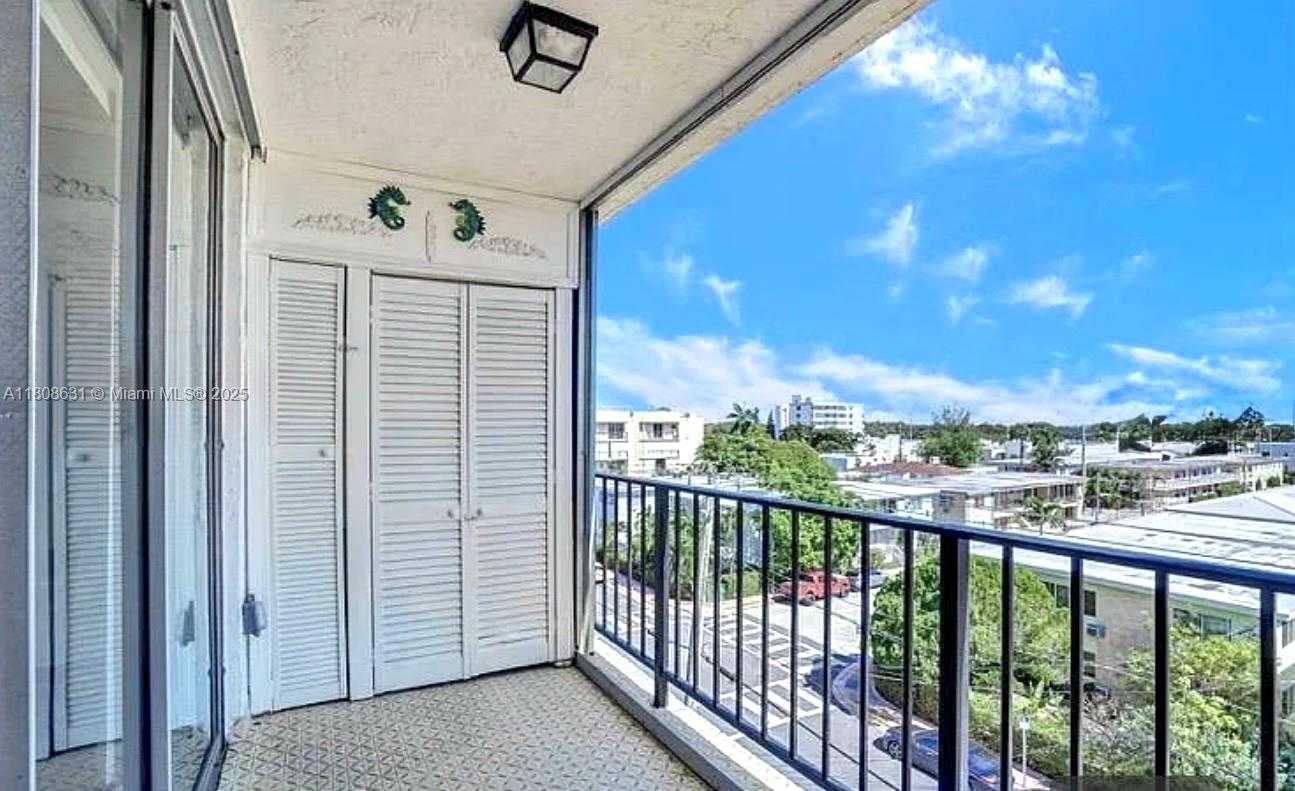 Small Image of 7850 BYRON AVENUE #506, Miami Beach Number 5