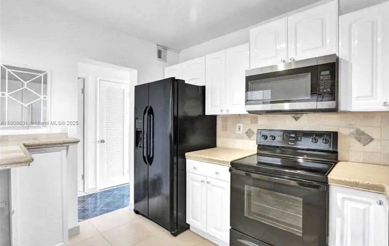Small Image of 7850 BYRON AVENUE #506, Miami Beach Number 8
