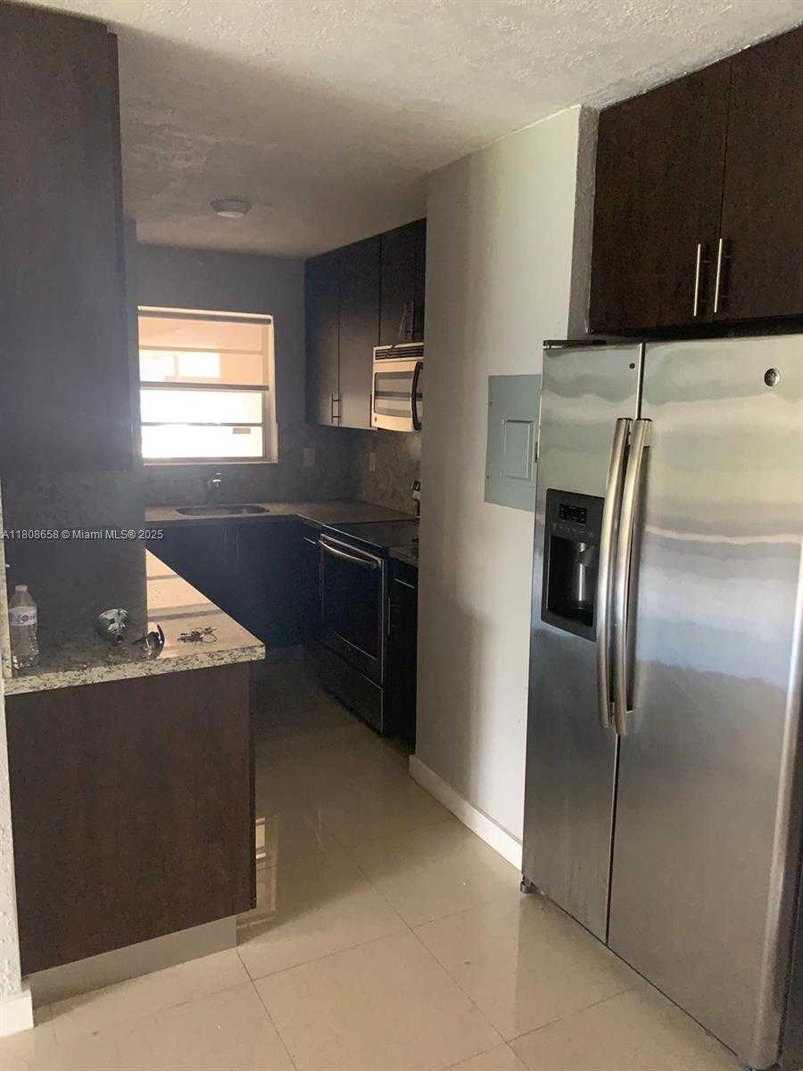 Small Image of 8810 FONTAINEBLEAU BLVD #104, Miami Number 2