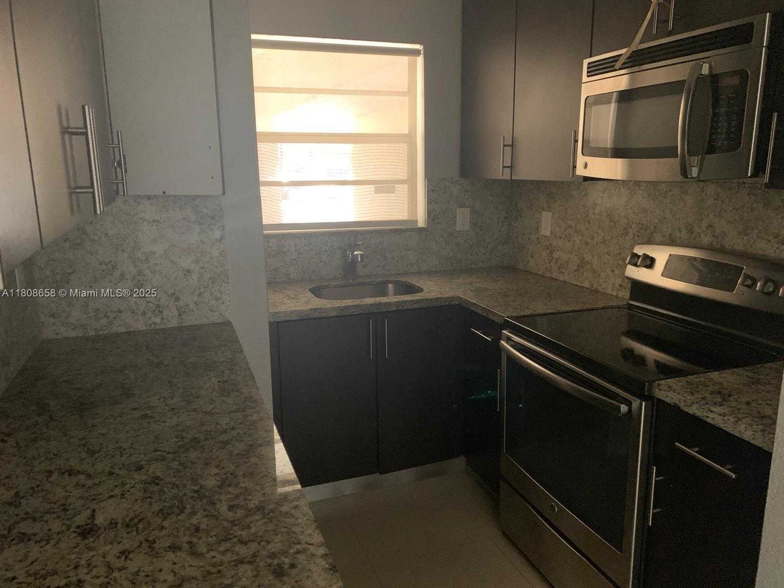 Small Image of 8810 FONTAINEBLEAU BLVD #104, Miami Number 3