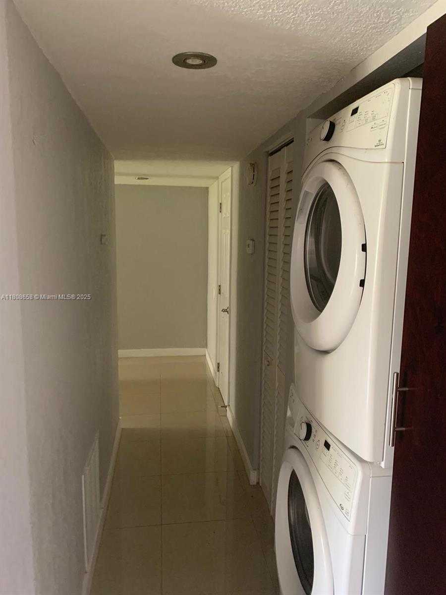 Small Image of 8810 FONTAINEBLEAU BLVD #104, Miami Number 4
