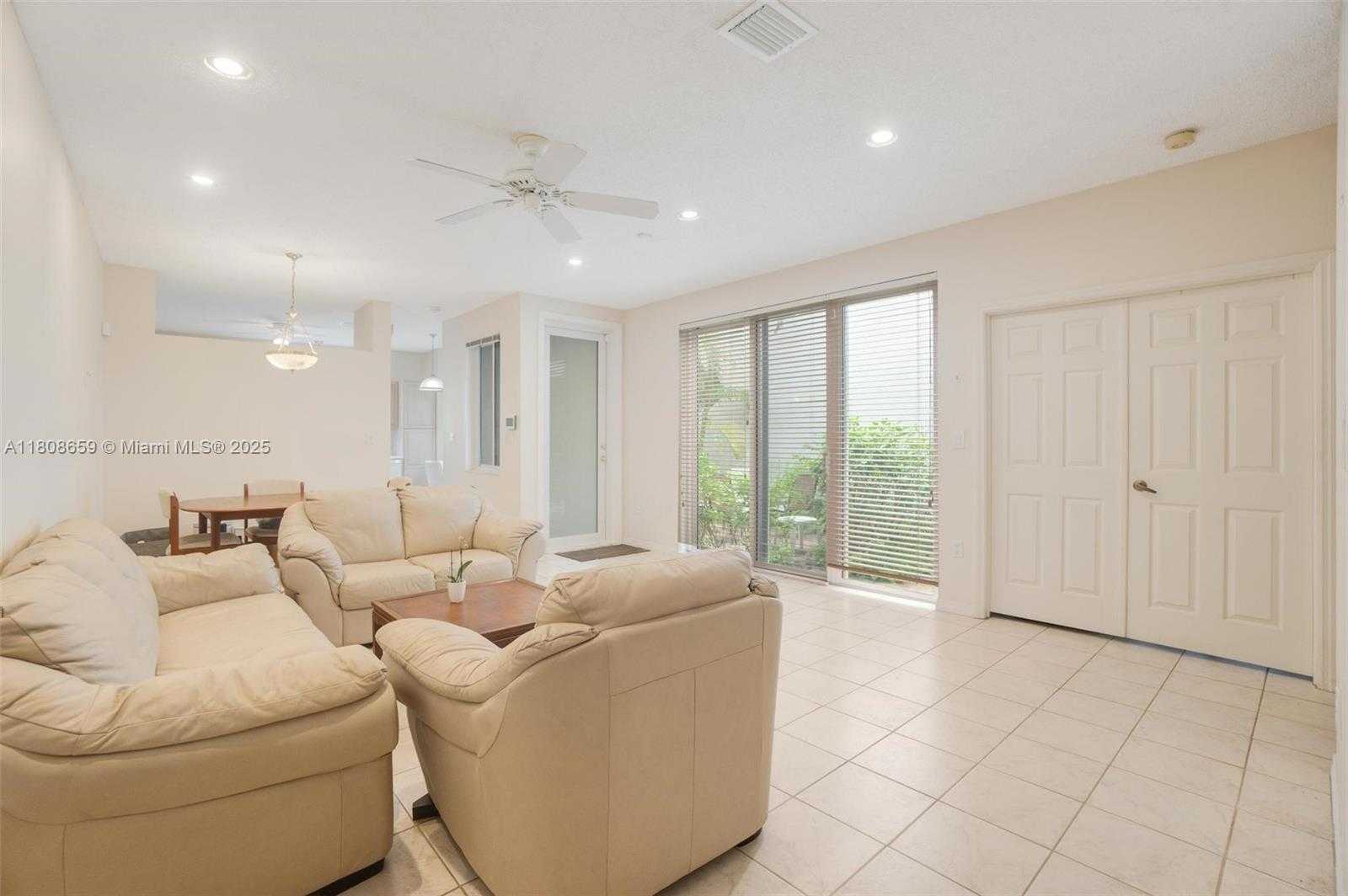 Small Image of 1270 WEEPING WILLOW WAY, Hollywood Number 7