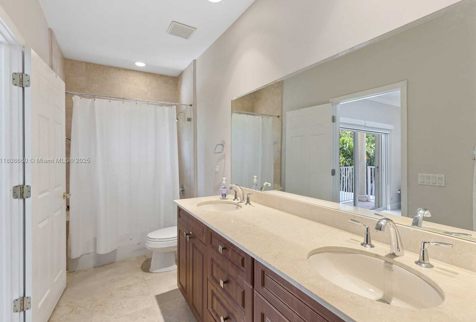 Small Image of 2922 CATALINA ST #2922, Miami Number 15