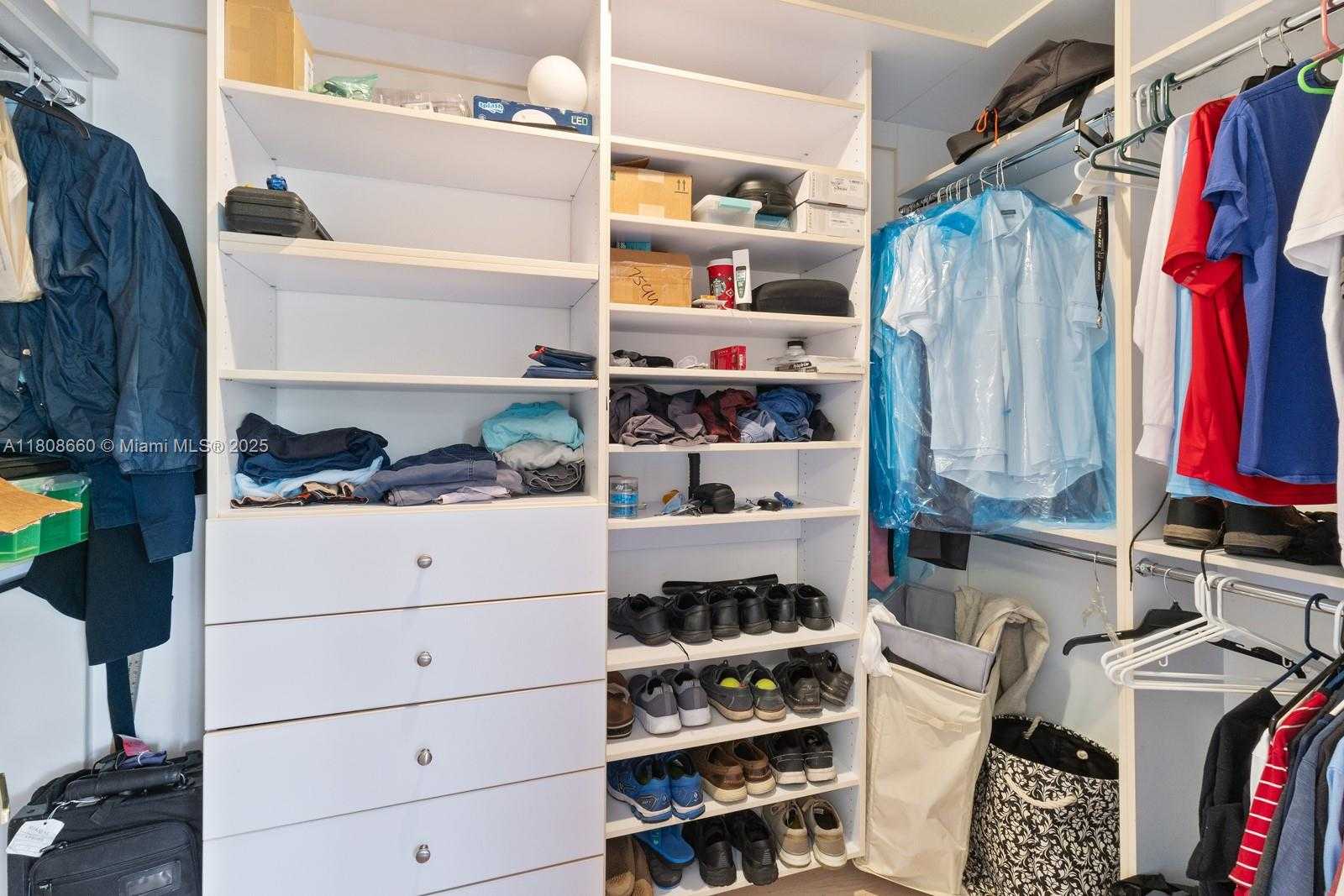 Small Image of 2922 CATALINA ST #2922, Miami Number 18