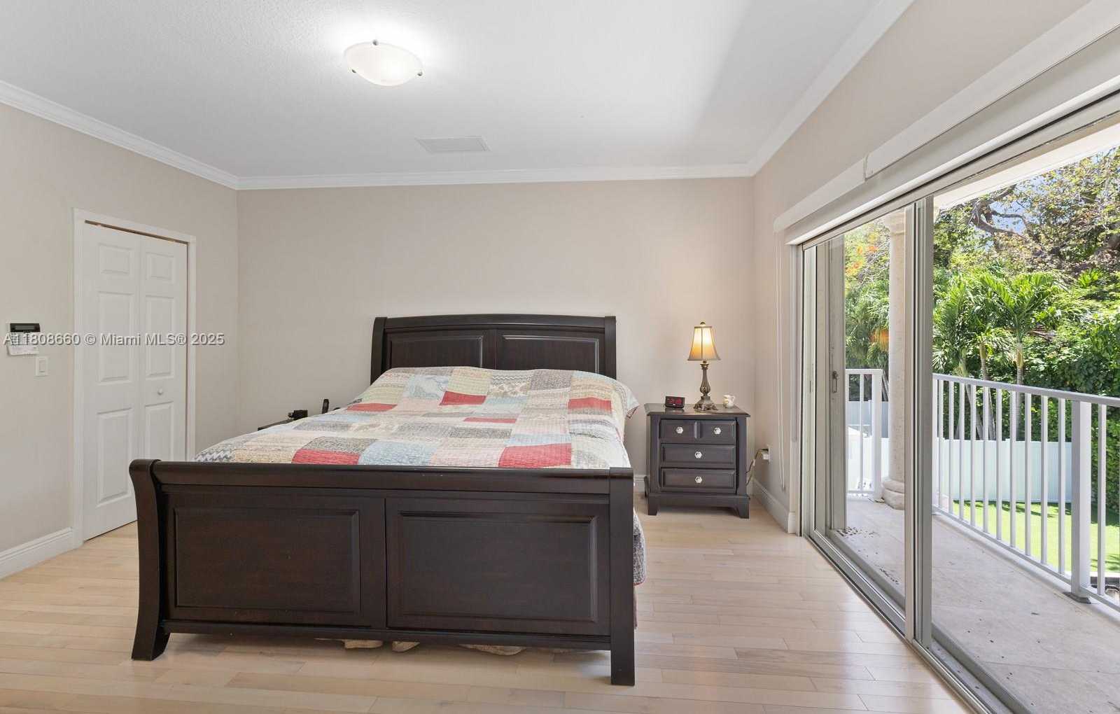 Small Image of 2922 CATALINA ST #2922, Miami Number 22