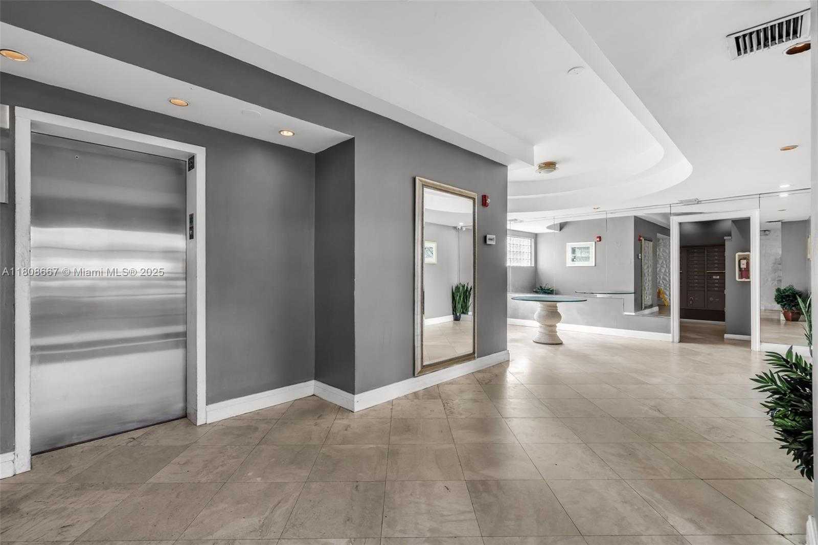 Small Image of 710 WASHINGTON AVE #323, Miami Beach Number 13