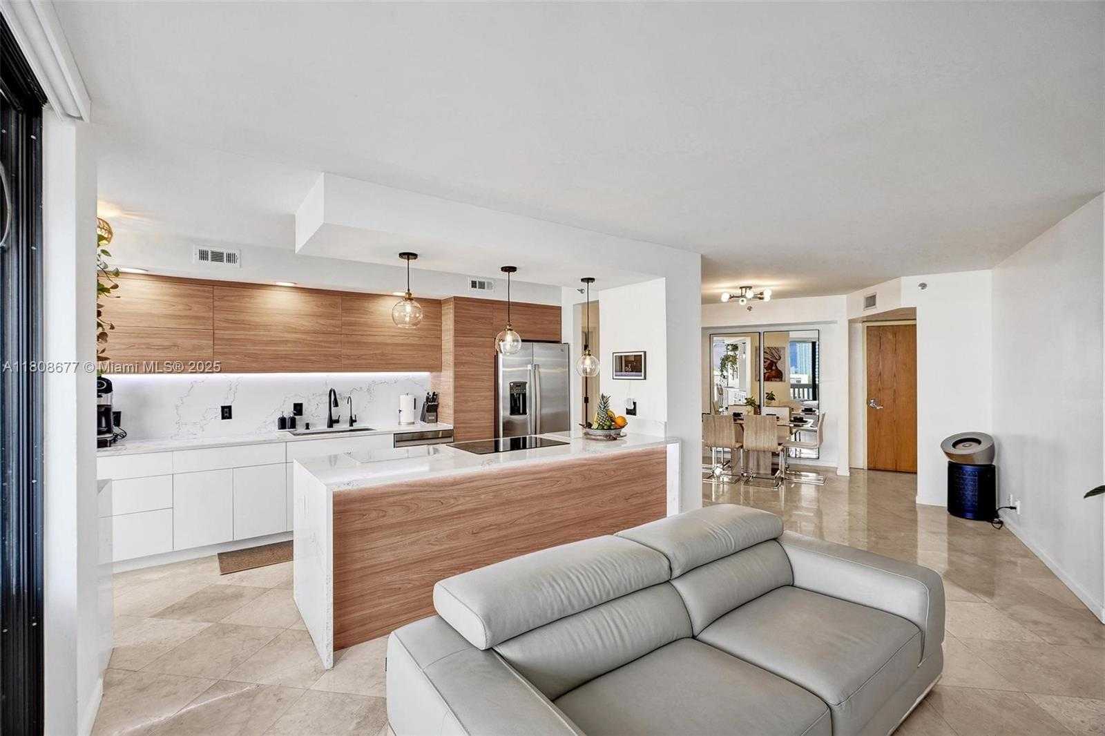 Small Image of 1000 WEST ISLAND BLVD #611, Aventura Number 11