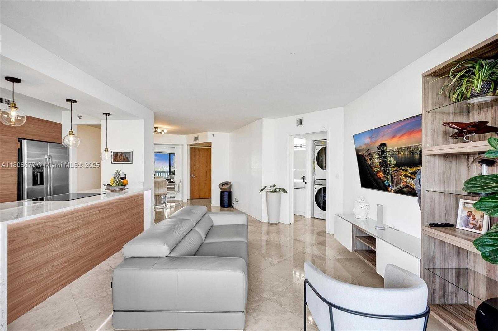 Small Image of 1000 WEST ISLAND BLVD #611, Aventura Number 12