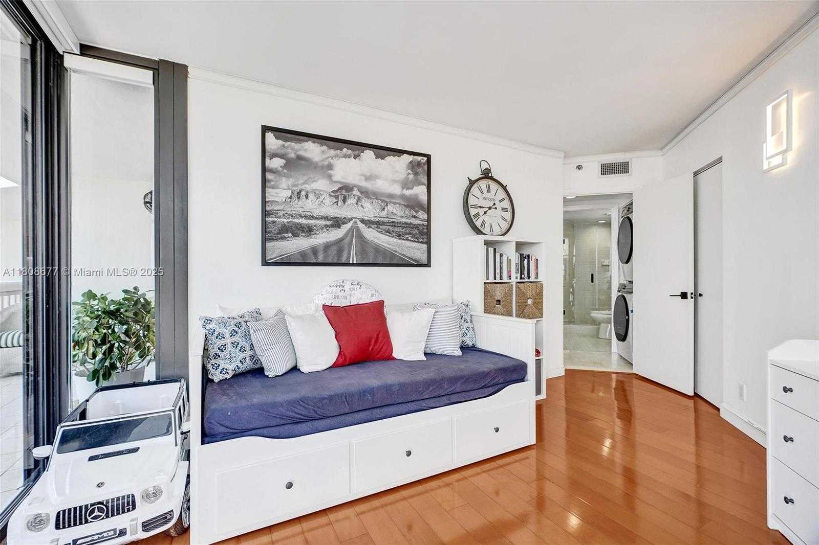 Small Image of 1000 WEST ISLAND BLVD #611, Aventura Number 19