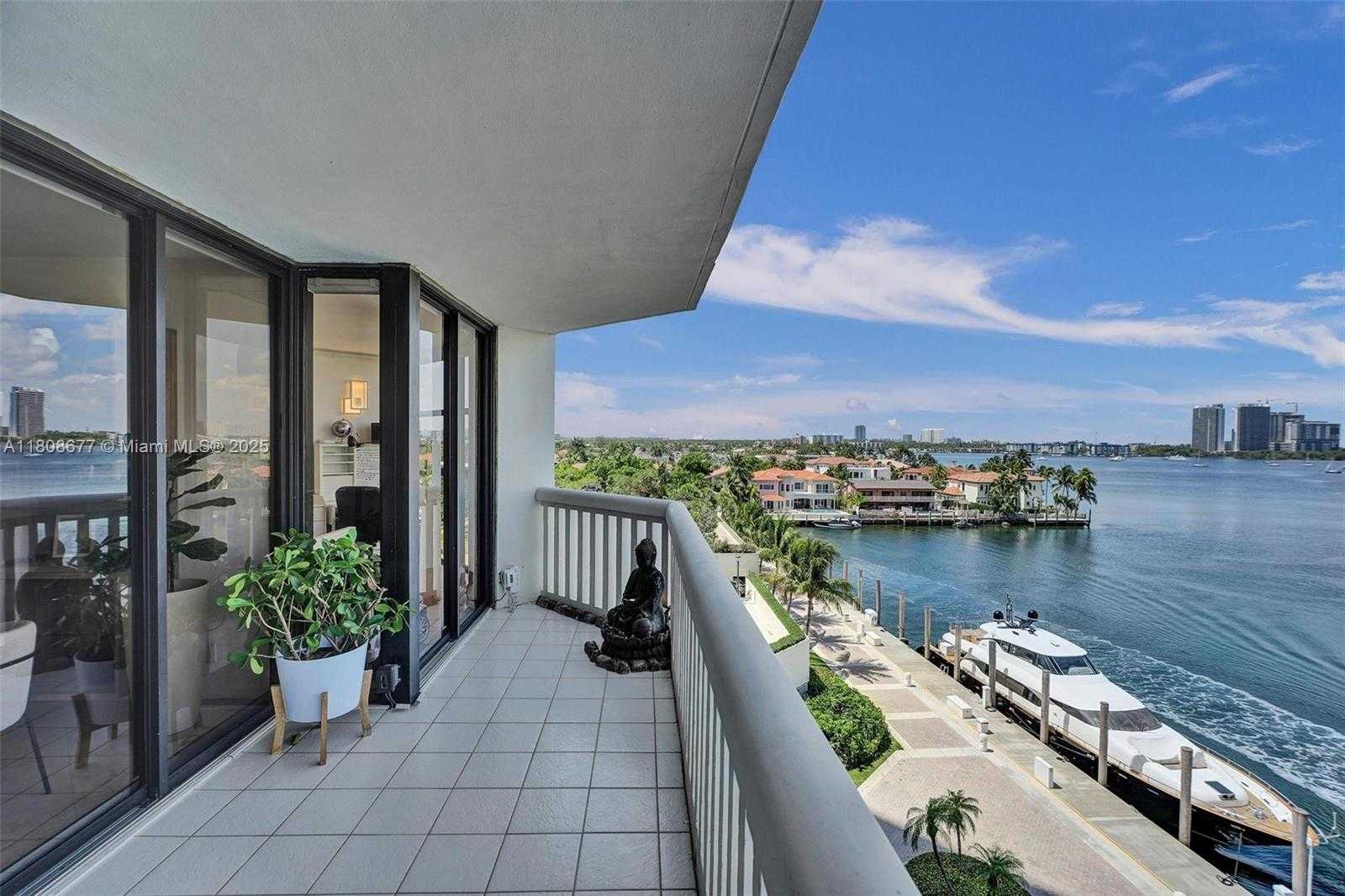 Small Image of 1000 WEST ISLAND BLVD #611, Aventura Number 23
