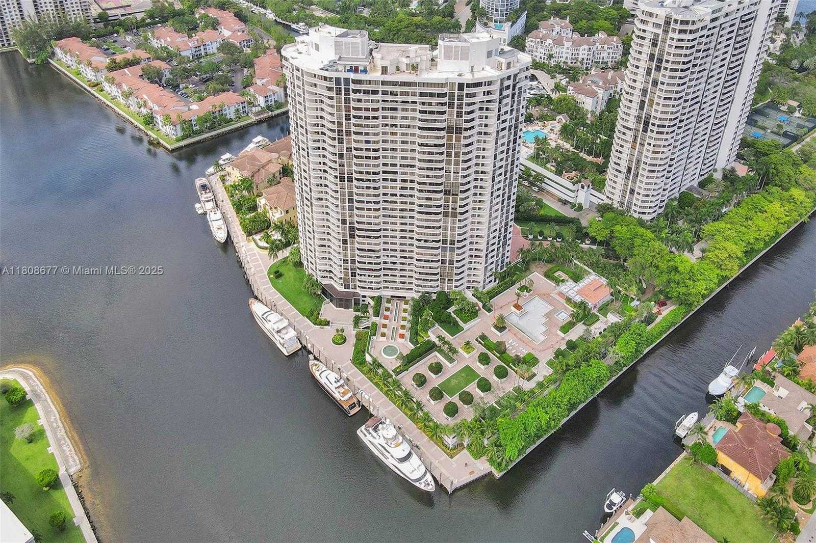 Small Image of 1000 WEST ISLAND BLVD #611, Aventura Number 31