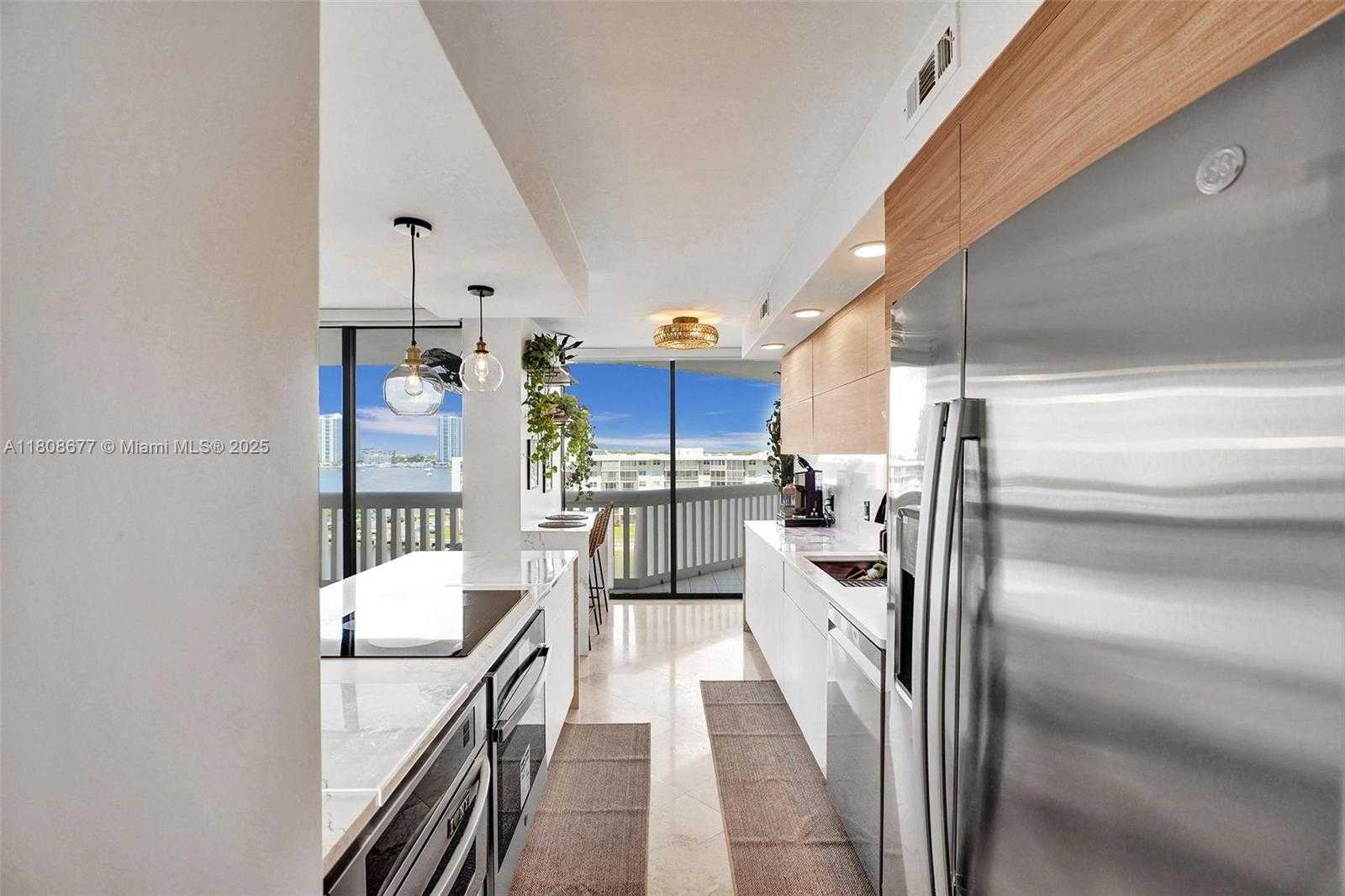 Small Image of 1000 WEST ISLAND BLVD #611, Aventura Number 4