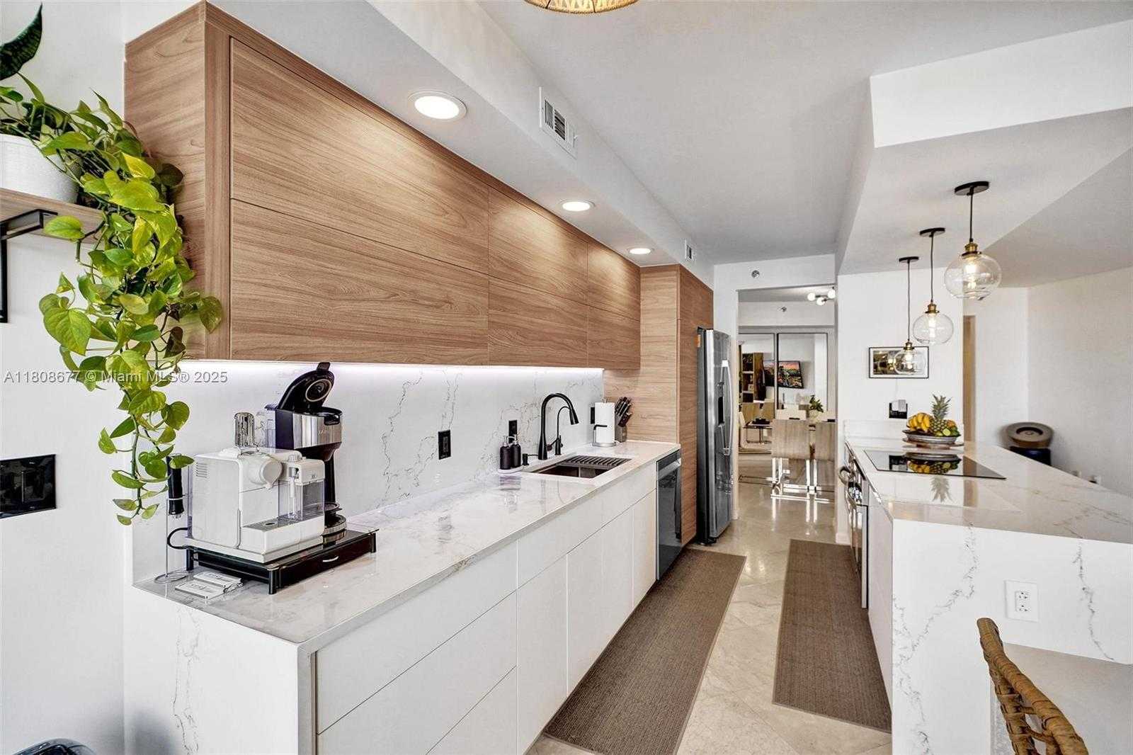 Small Image of 1000 WEST ISLAND BLVD #611, Aventura Number 5