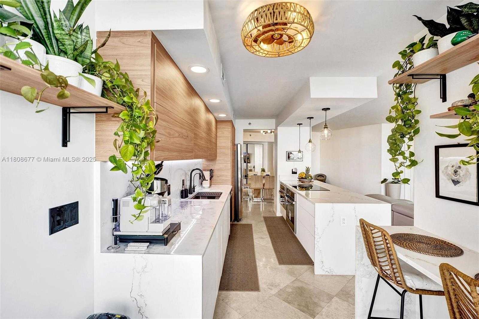 Small Image of 1000 WEST ISLAND BLVD #611, Aventura Number 7