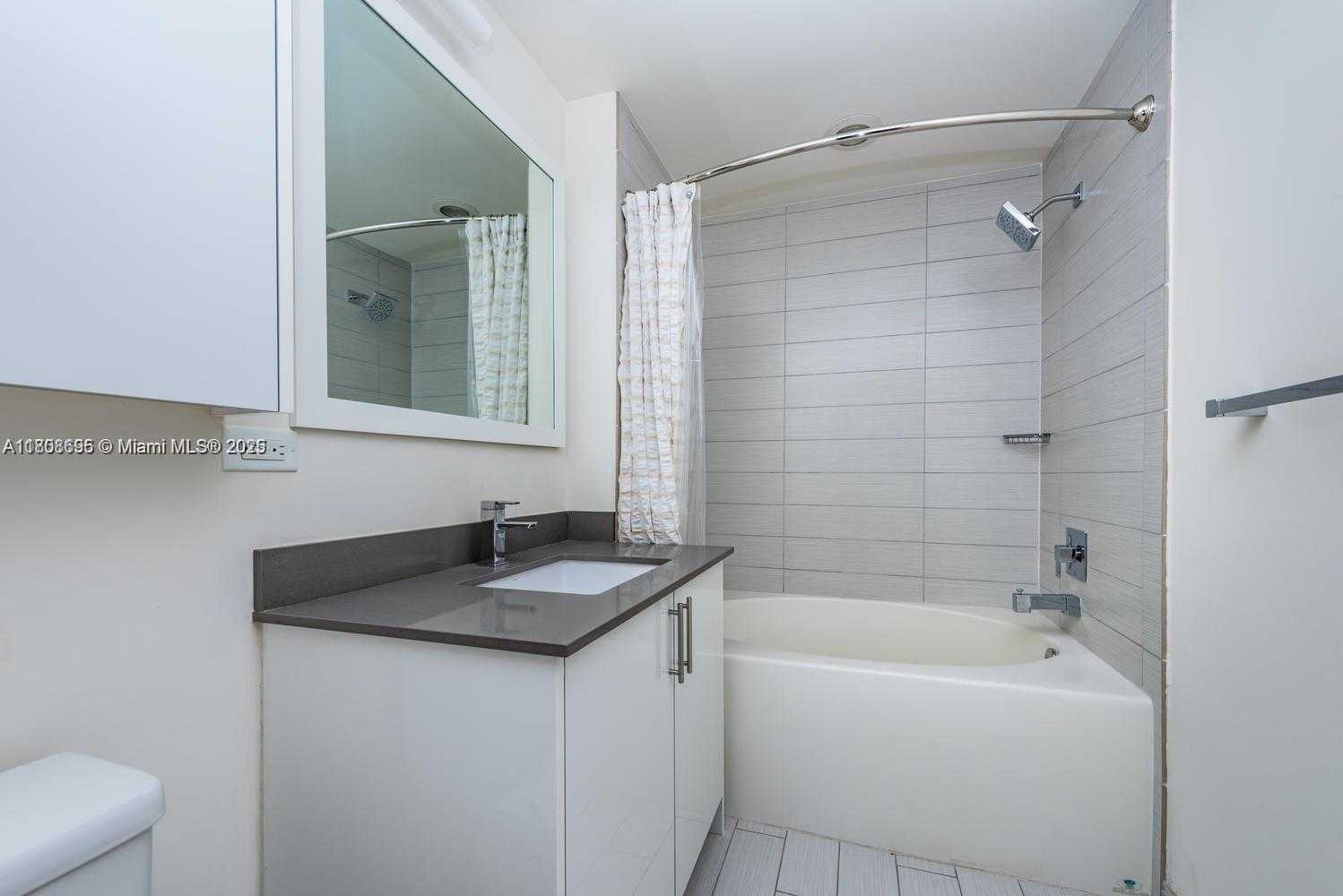 Small Image of 999 1ST AVE #2707, Miami Number 24