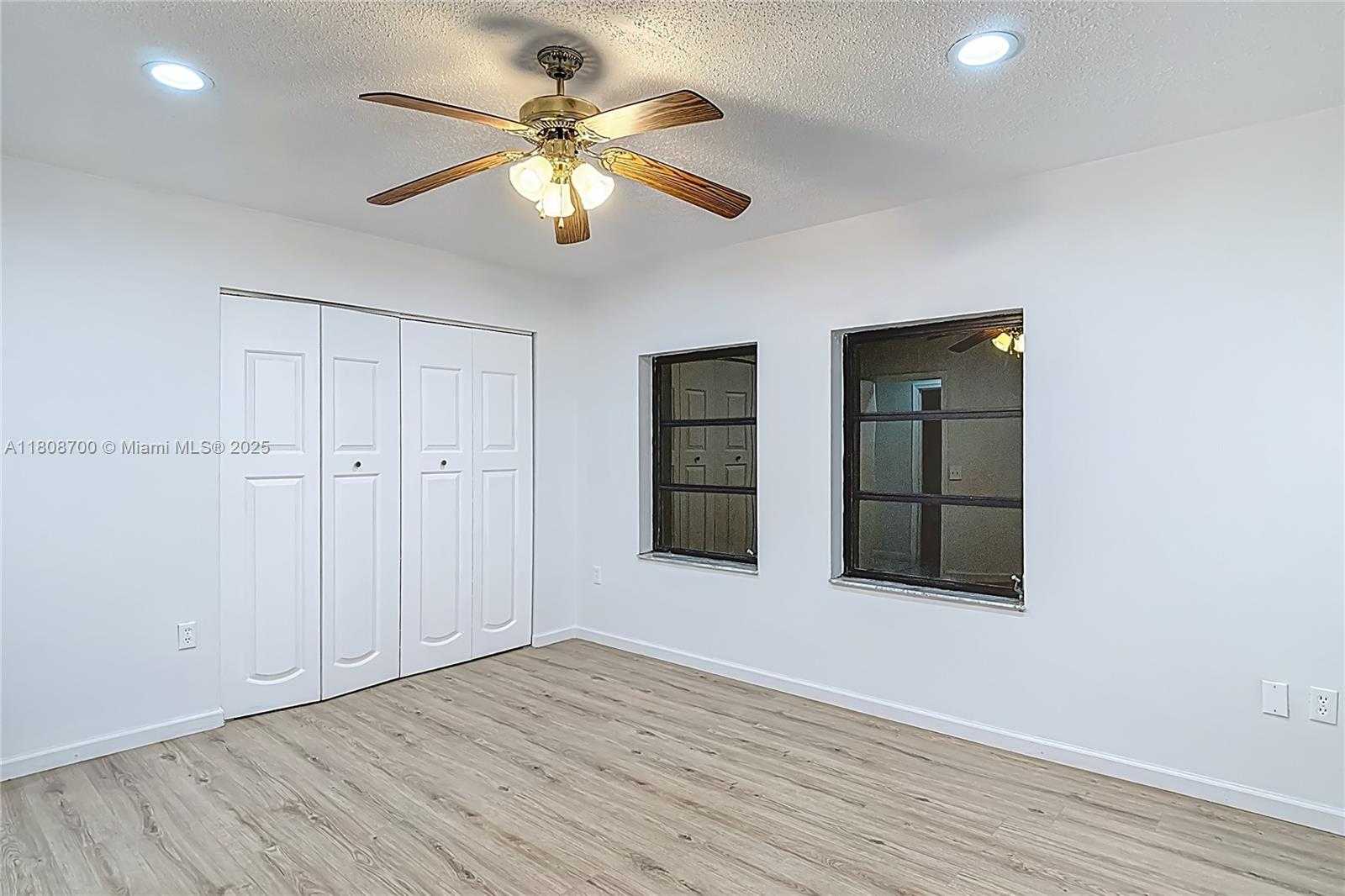 Small Image of 5003 SOUTH WEST 139TH CT, Miami Number 11