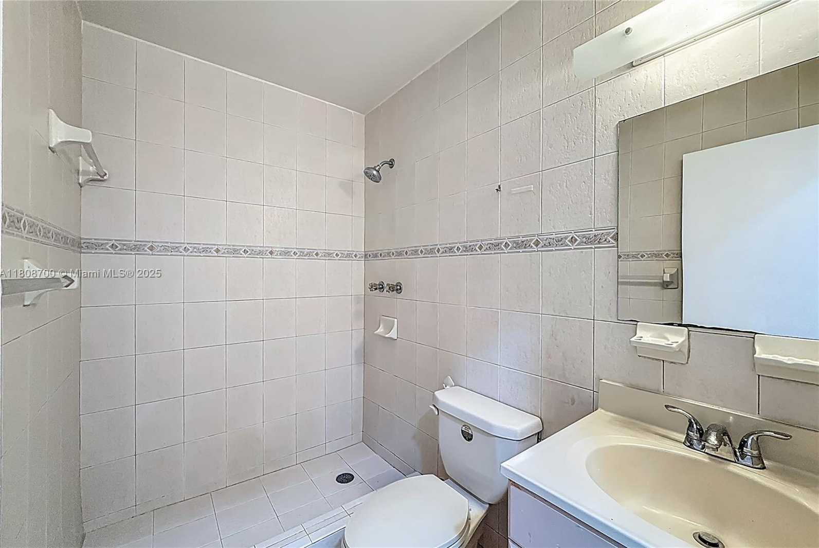 Small Image of 5003 SOUTH WEST 139TH CT, Miami Number 13