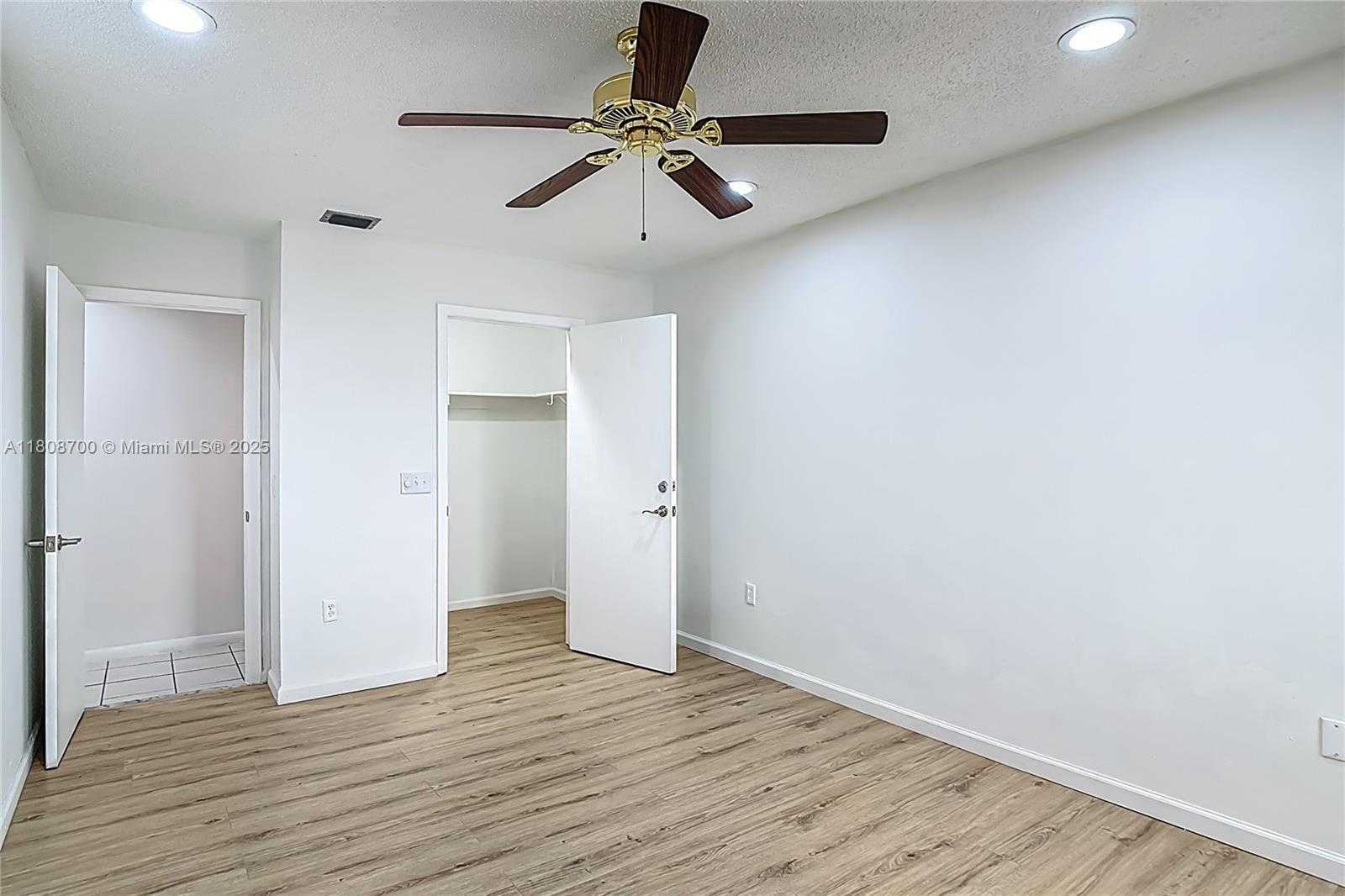 Small Image of 5003 SOUTH WEST 139TH CT, Miami Number 17